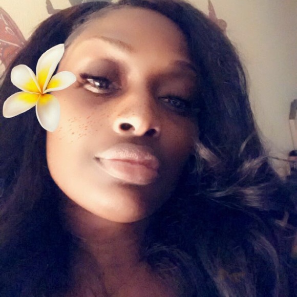 Meet your Posher, Tameka - Picture 2 of 2